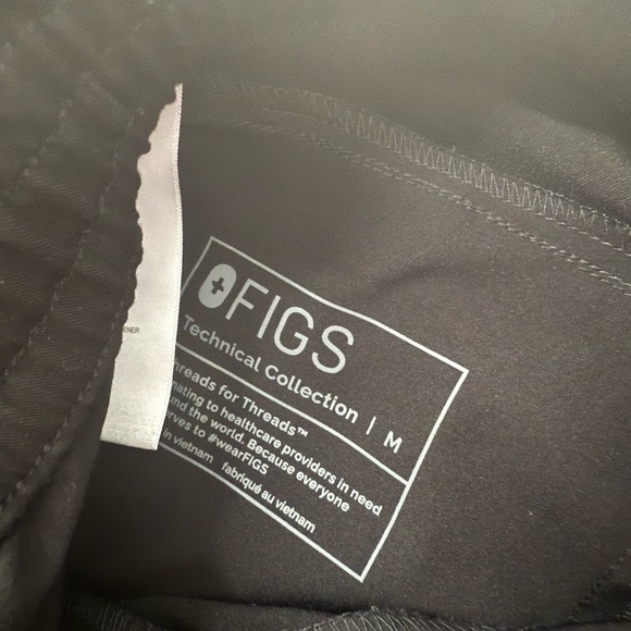 Figs Regina Black Jogger Scrub pants with Elastic Waist - Picture 6 of 6